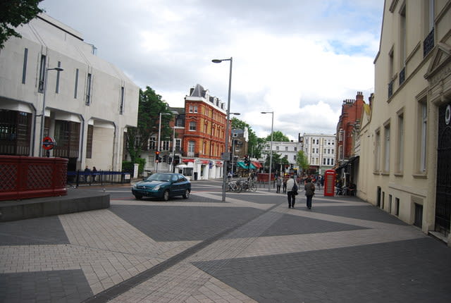 File:Exhibition Rd - geograph.org.uk - 4176000.jpg