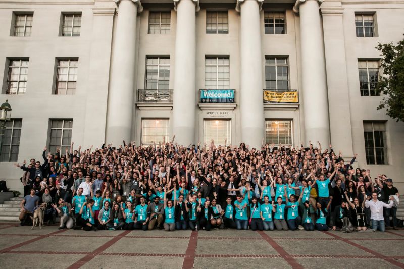 EA Global 2016 Group Photo Arms Up.jpg